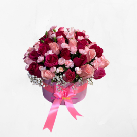 Cilindro de rosas y clavellinas