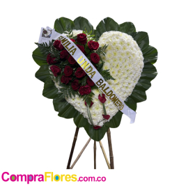 Fúnebre en forma de Corazón (Blanco dominante con Rojo)